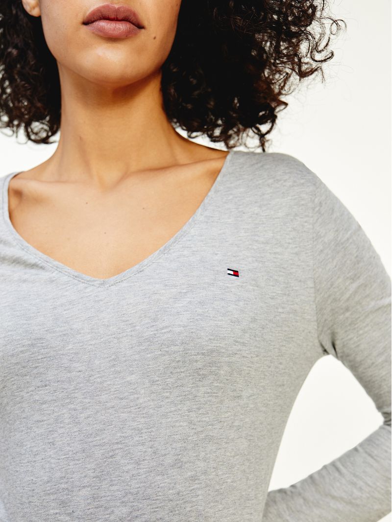 camiseta-clasica-de-cuello-de-pico