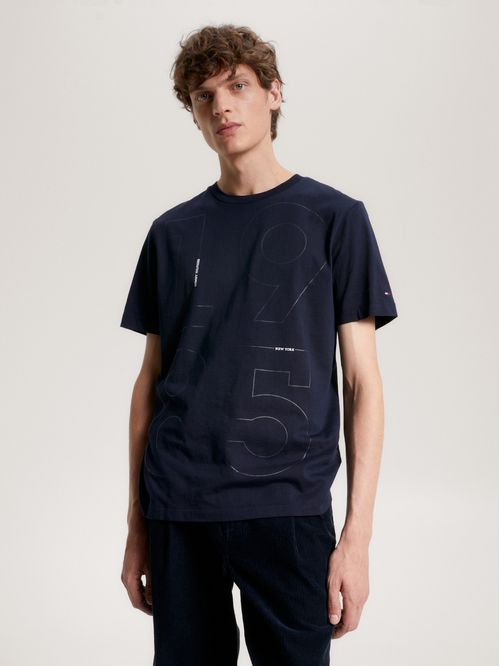 CAMISETA MODERN PLACEMENT GRAPHIC TEE