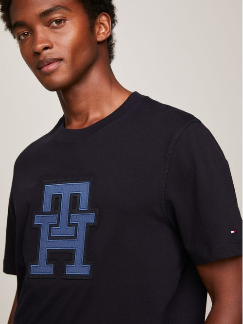 CAMISETA M/C MONOGRAM APPLIQUE TEE TH