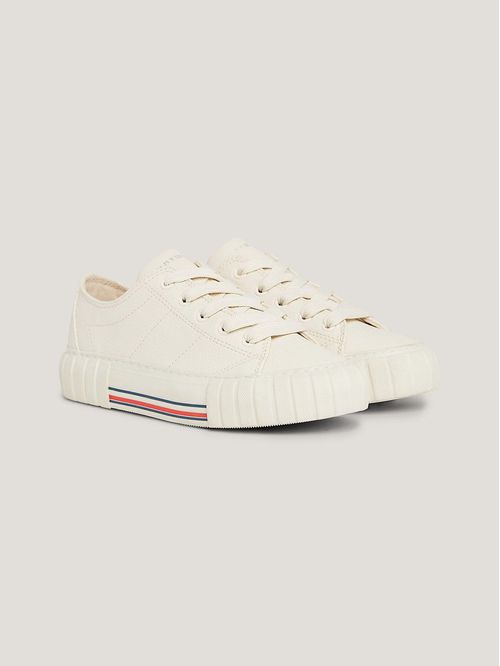 LOW CUT LACE-UP SNEAKER MILK