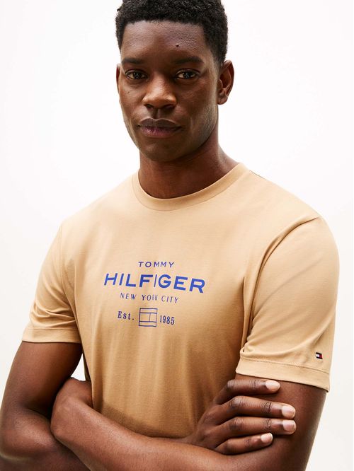 CAMISETA HILFIGER STACK GRAPHIC TEE