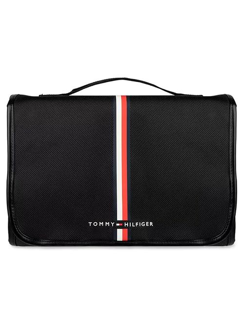 NECESER HANGING TRAVEL KIT