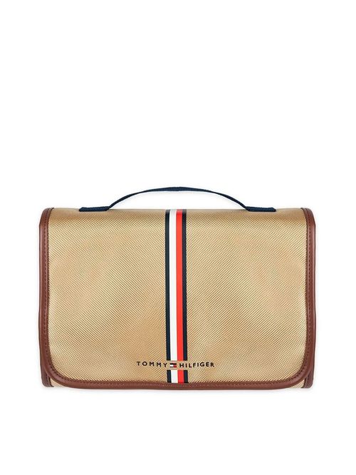 NECESER HANGING TRAVEL KIT