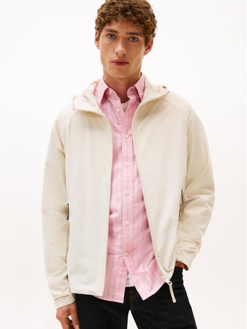 Chaqueta tech con capucha